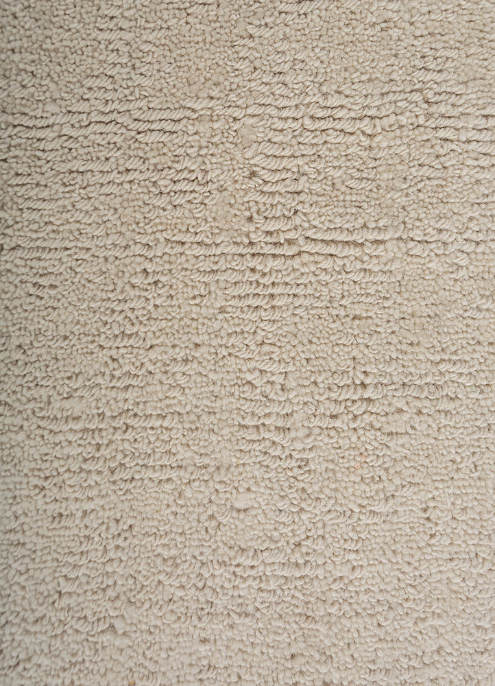 saga ivory wool hand loom Rug - CloseUp