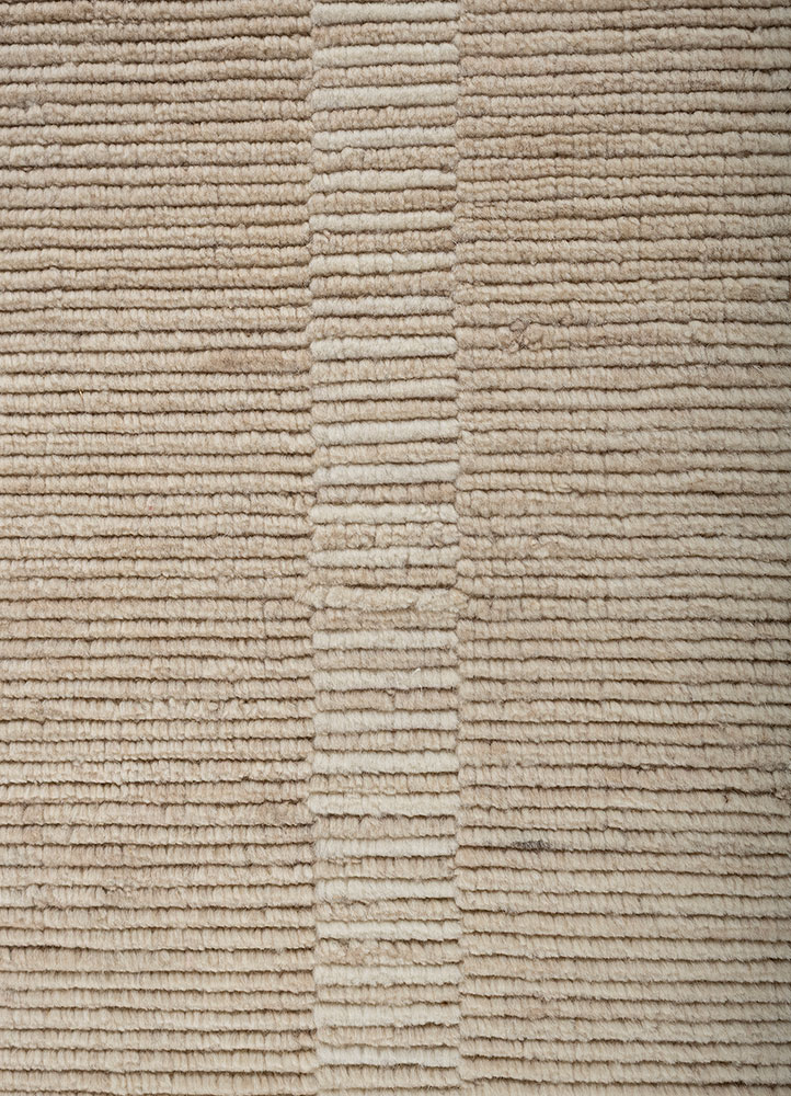saga ivory wool hand loom Rug - CloseUp