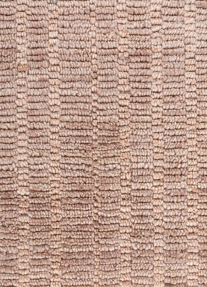 saga pink and purple wool hand loom Rug - CloseUp