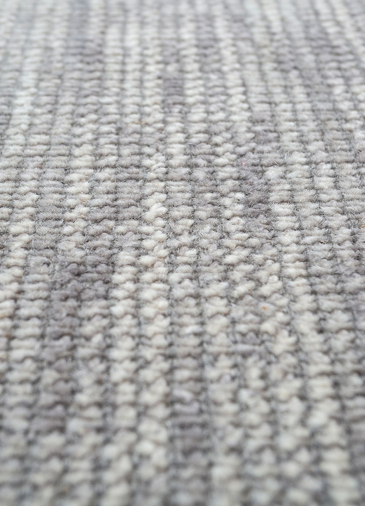 saga grey and black wool hand loom Rug - CloseUp