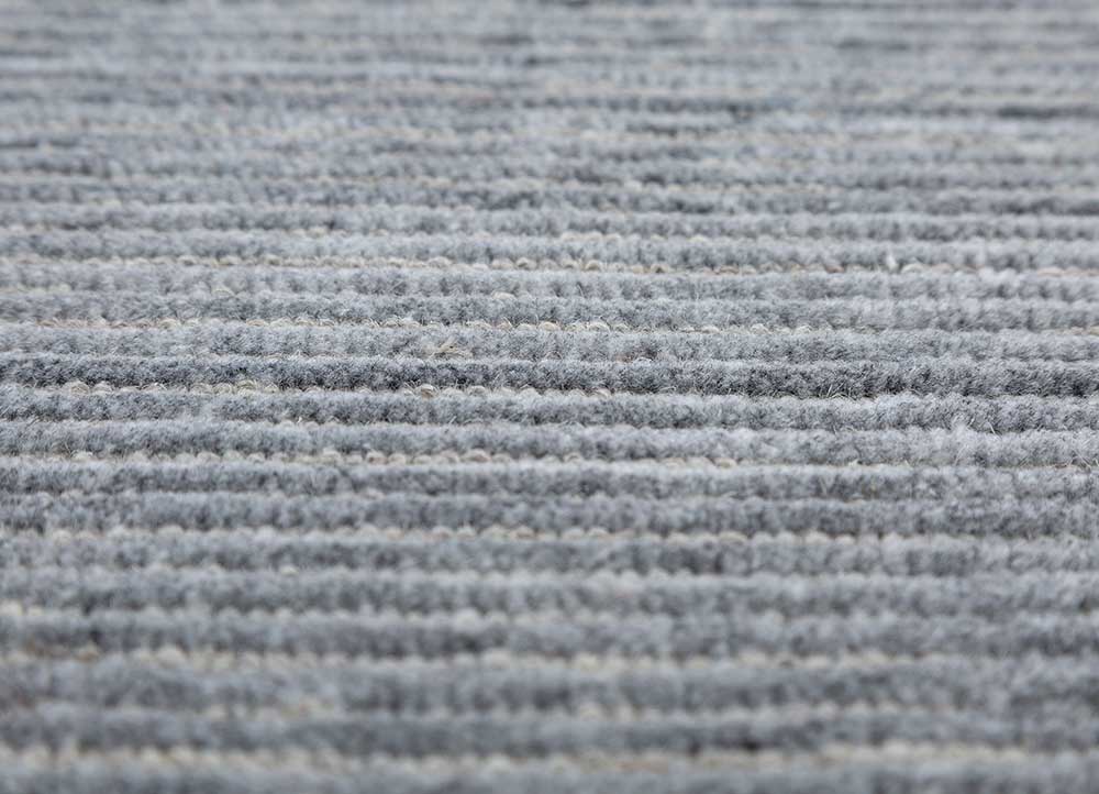 saga grey and black wool hand loom Rug - CloseUp