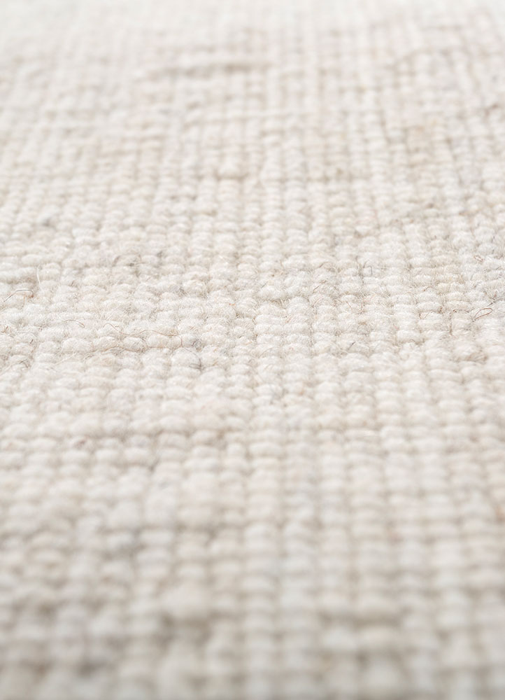 saga ivory wool hand loom Rug - CloseUp