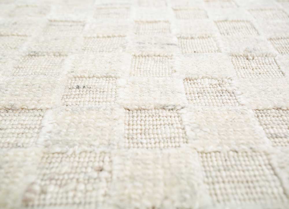 saga ivory wool hand loom Rug - CloseUp