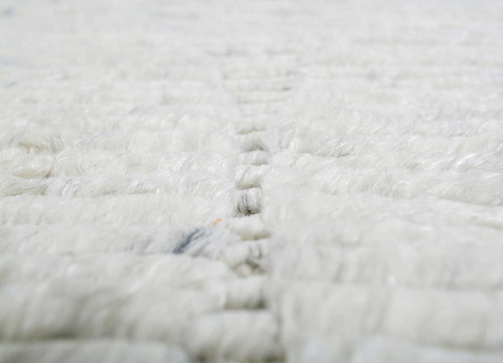 saga ivory wool hand loom Rug - CloseUp