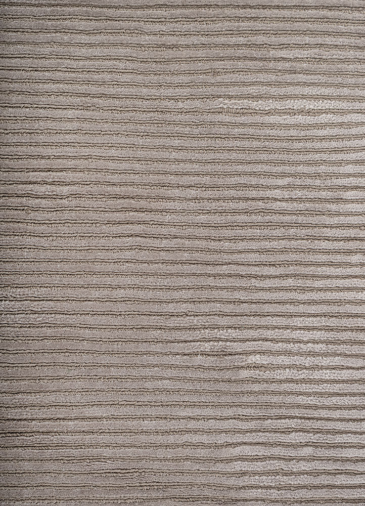 saga grey and black wool hand loom Rug - CloseUp