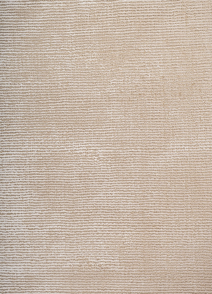 saga ivory wool hand loom Rug - CloseUp