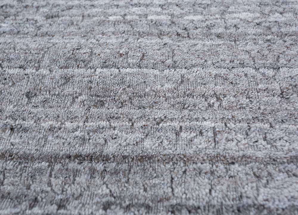 saga grey and black wool and viscose hand loom Rug - CloseUp