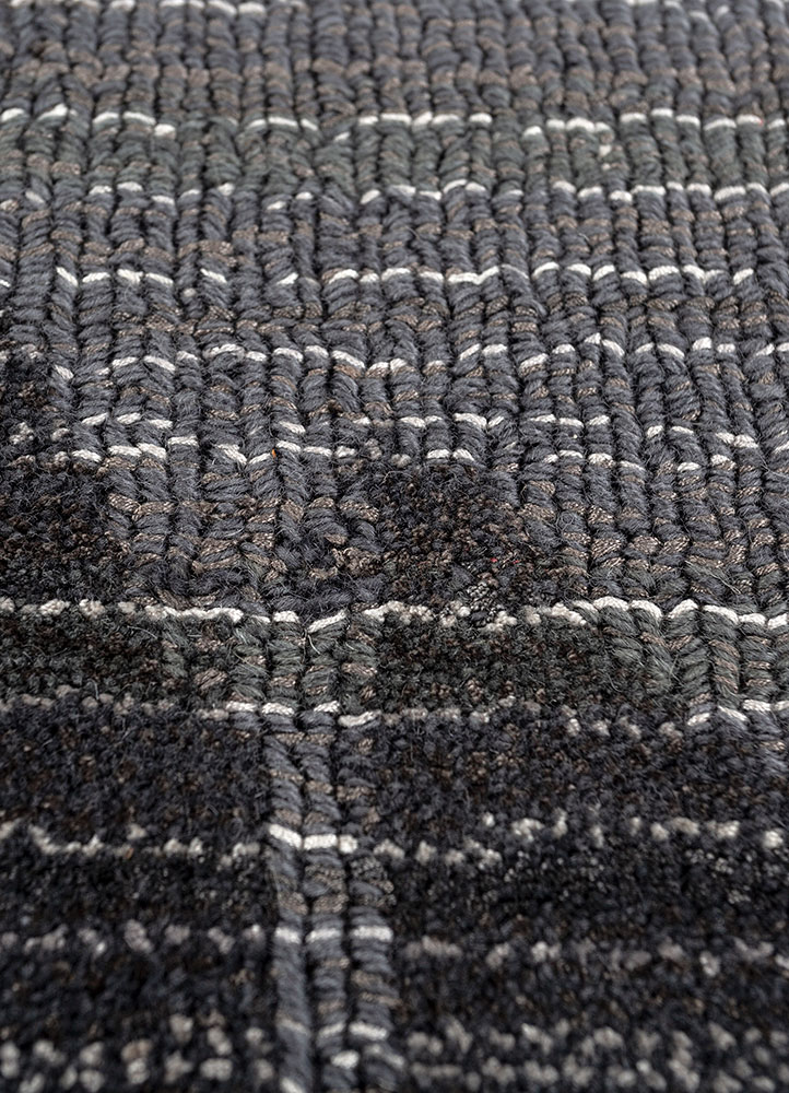 tesoro grey and black wool and viscose hand loom Rug - CloseUp