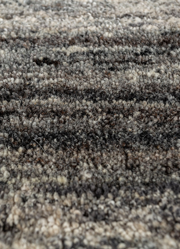 saga green wool and viscose hand loom Rug - CloseUp
