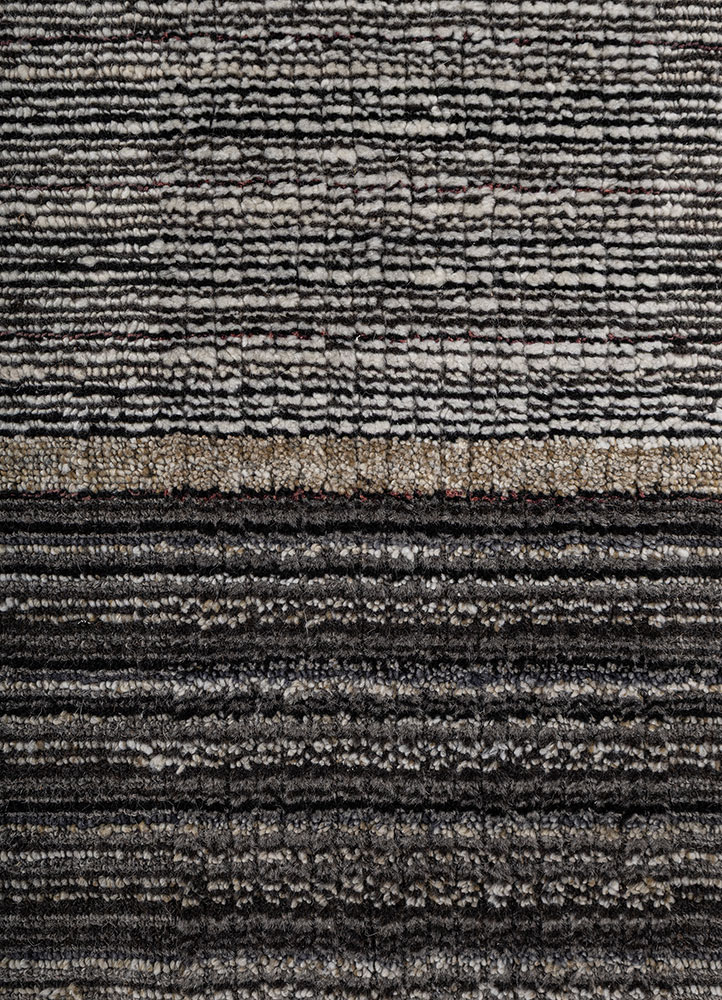 saga green wool and viscose hand loom Rug - CloseUp