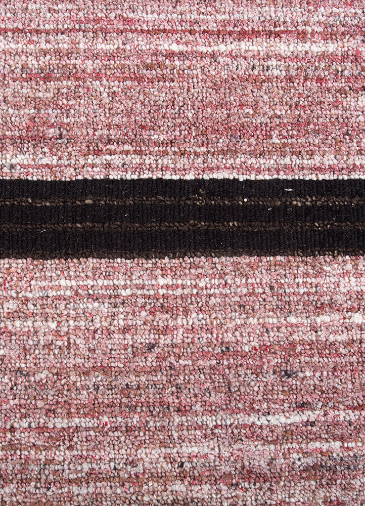 saga grey and black wool and viscose hand loom Rug - CloseUp
