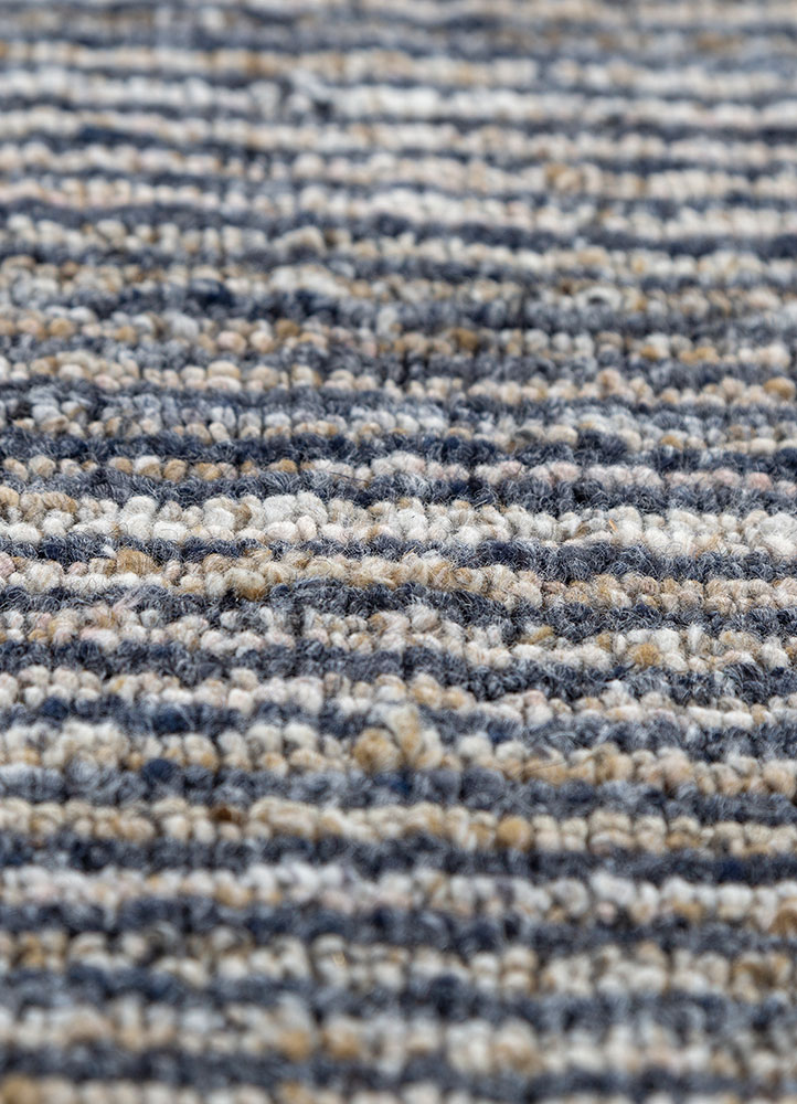 saga grey and black wool and viscose hand loom Rug - CloseUp