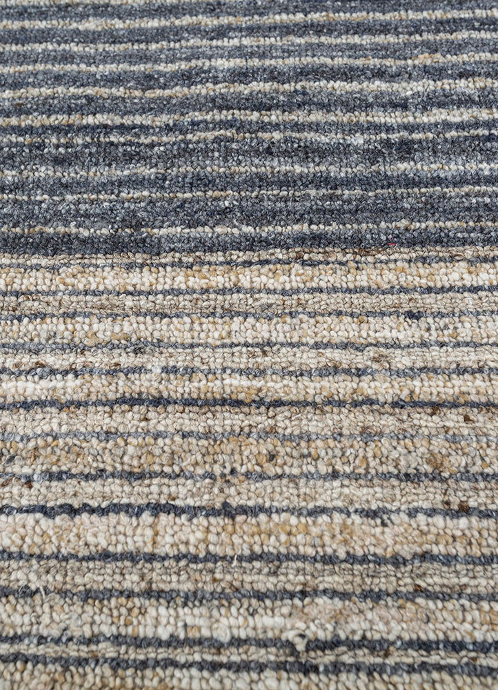 saga blue wool and viscose hand loom Rug - CloseUp