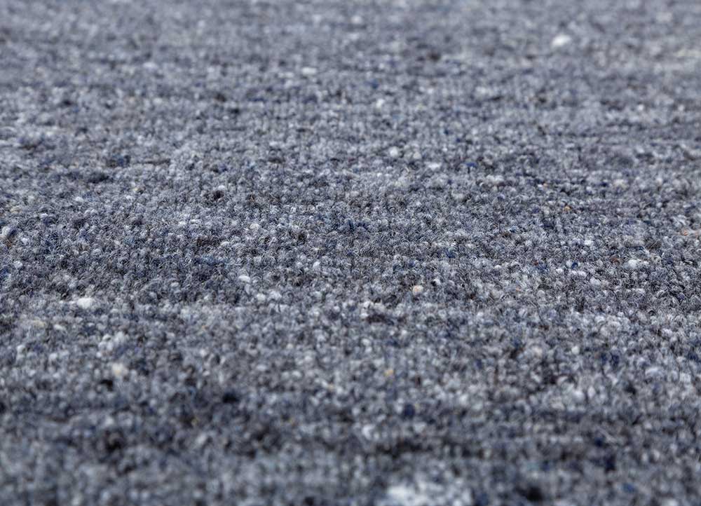 saga grey and black wool and viscose hand loom Rug - CloseUp