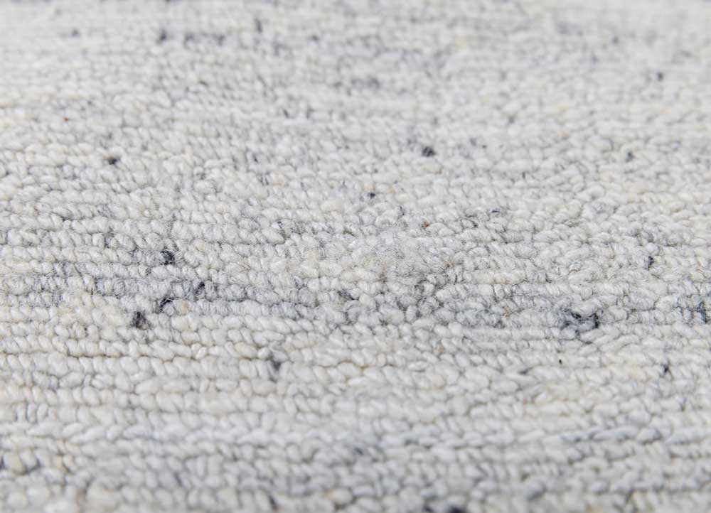 saga ivory wool and viscose hand loom Rug - CloseUp