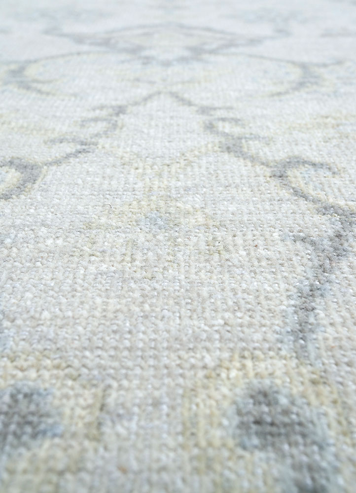 erbe grey and black wool hand knotted Rug - CloseUp