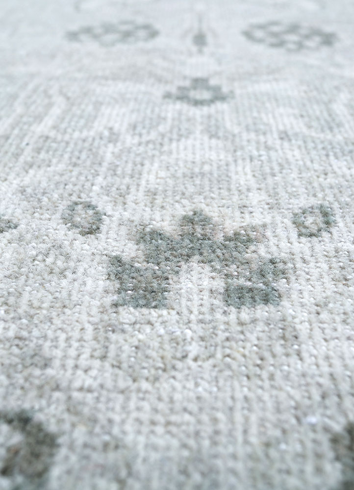 erbe grey and black wool hand knotted Rug - CloseUp