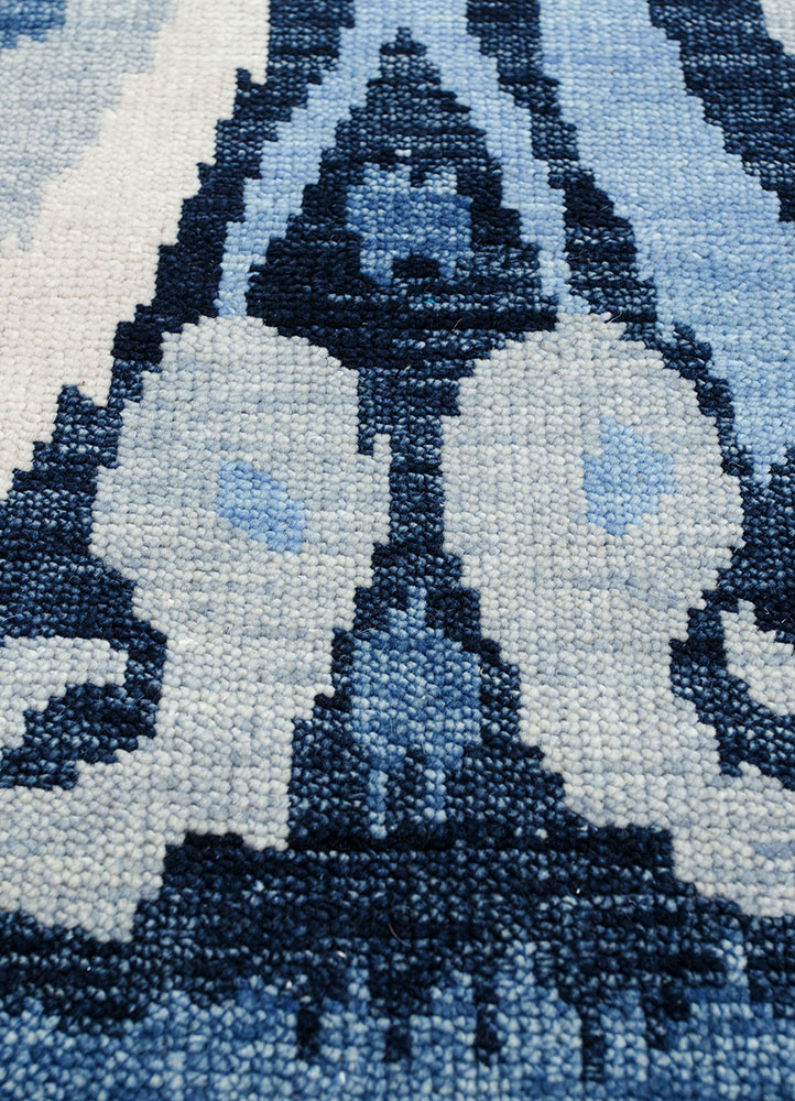 savana blue wool hand knotted Rug - CloseUp