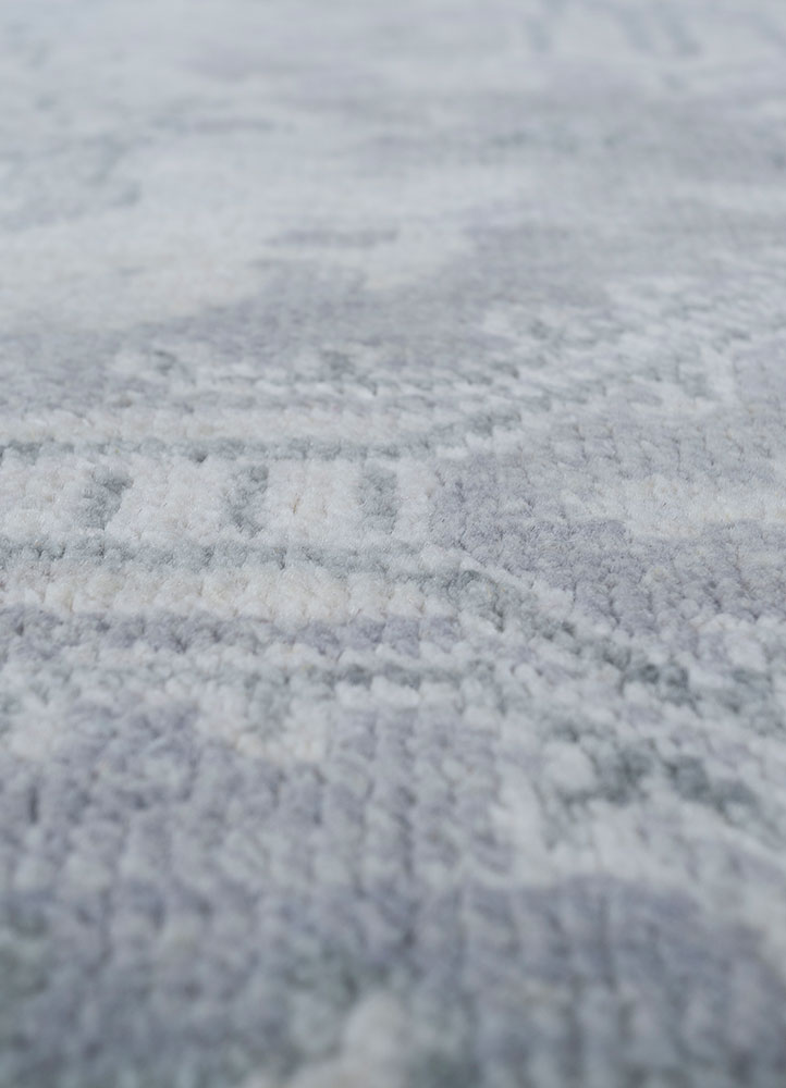 thyme grey and black wool hand knotted Rug - CloseUp