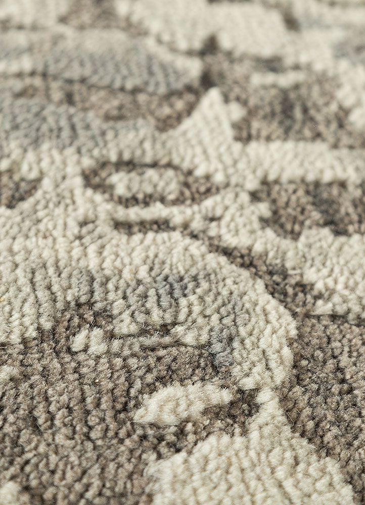 clan grey and black wool hand knotted Rug - CloseUp
