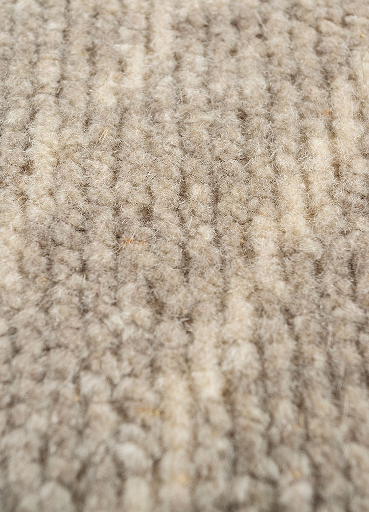 manifest grey and black wool hand knotted Rug - CloseUp
