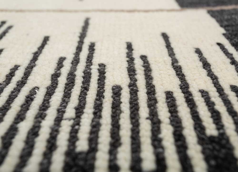 manifest grey and black wool hand knotted Rug - CloseUp