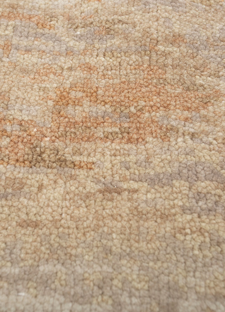 uvenuti ivory wool hand knotted Rug - CloseUp
