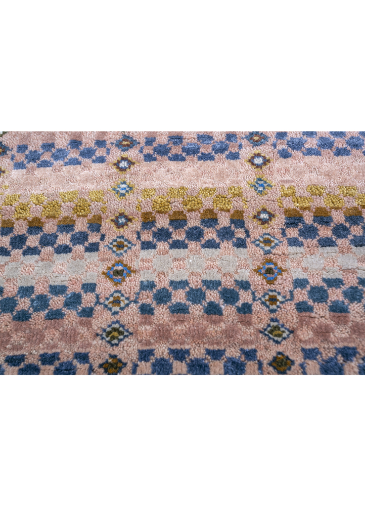 manchaha pink and purple wool and bamboo silk hand knotted Rug - CloseUp