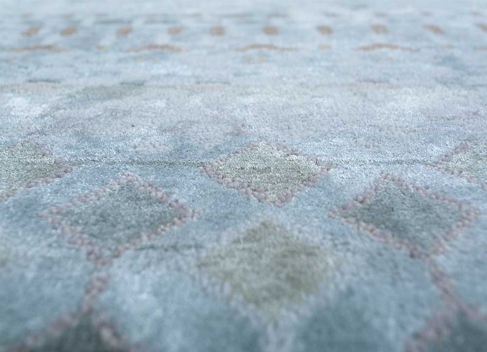 manchaha blue wool and bamboo silk hand knotted Rug - CloseUp