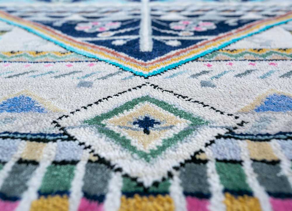 manchaha blue wool and bamboo silk hand knotted Rug - CloseUp