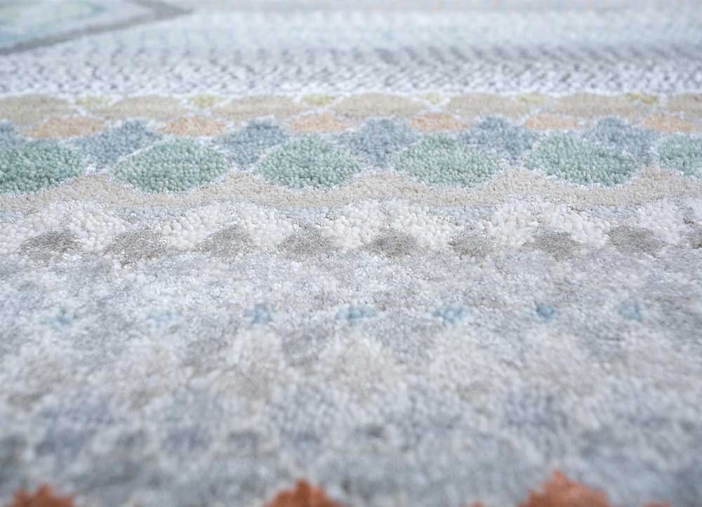 manchaha grey and black wool and bamboo silk hand knotted Rug - CloseUp
