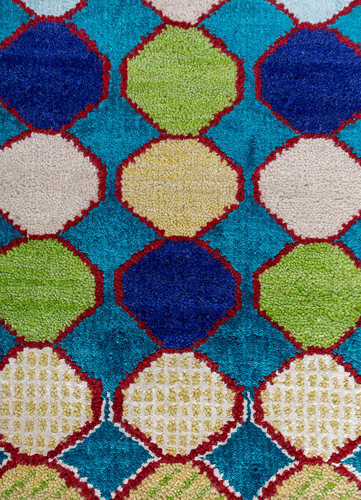 manchaha ivory wool and bamboo silk hand knotted Rug - CloseUp