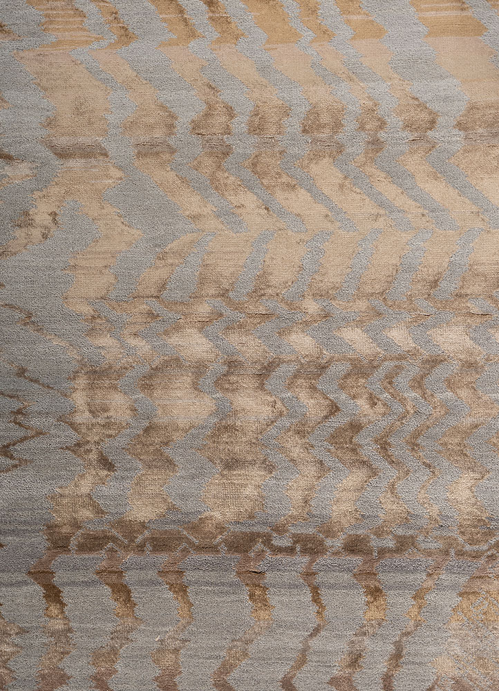 manchaha grey and black wool and bamboo silk hand knotted Rug - CloseUp