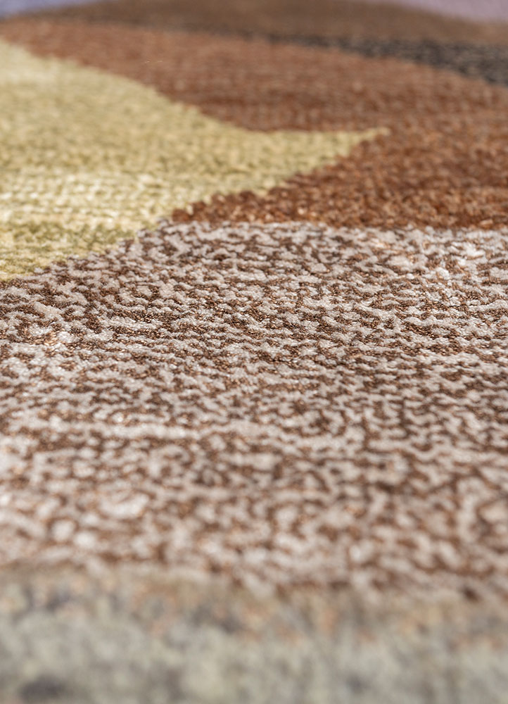 freedom manchaha gold wool and bamboo silk hand knotted Rug - CloseUp