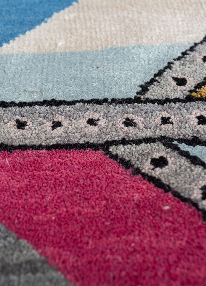 manchaha grey and black wool and bamboo silk hand knotted Rug - CloseUp