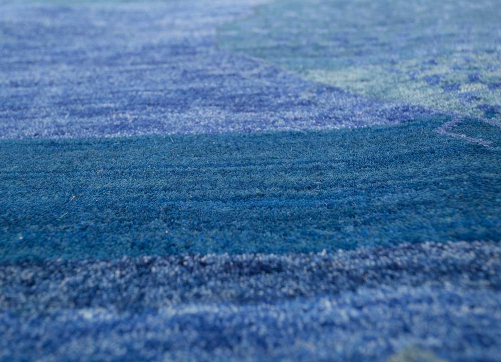 manchaha blue wool and bamboo silk hand knotted Rug - CloseUp