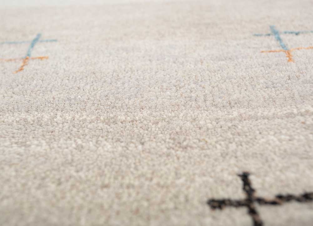 freedom manchaha grey and black wool and bamboo silk hand knotted Rug - CloseUp