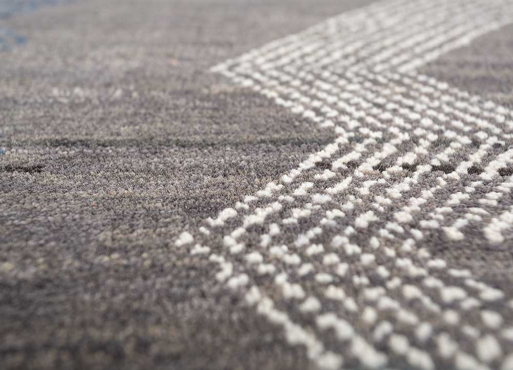manchaha grey and black wool and bamboo silk hand knotted Rug - CloseUp