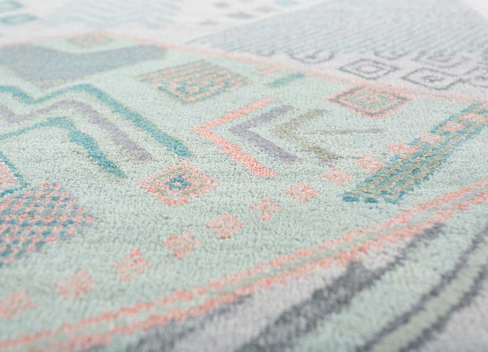 manchaha ivory wool and bamboo silk hand knotted Rug - CloseUp