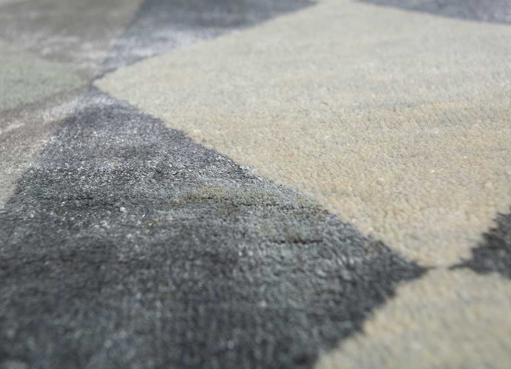 manchaha grey and black wool and bamboo silk hand knotted Rug - CloseUp