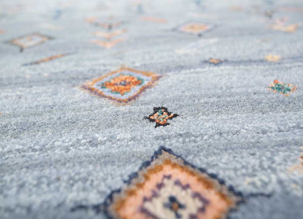 manchaha blue wool and bamboo silk hand knotted Rug - CloseUp