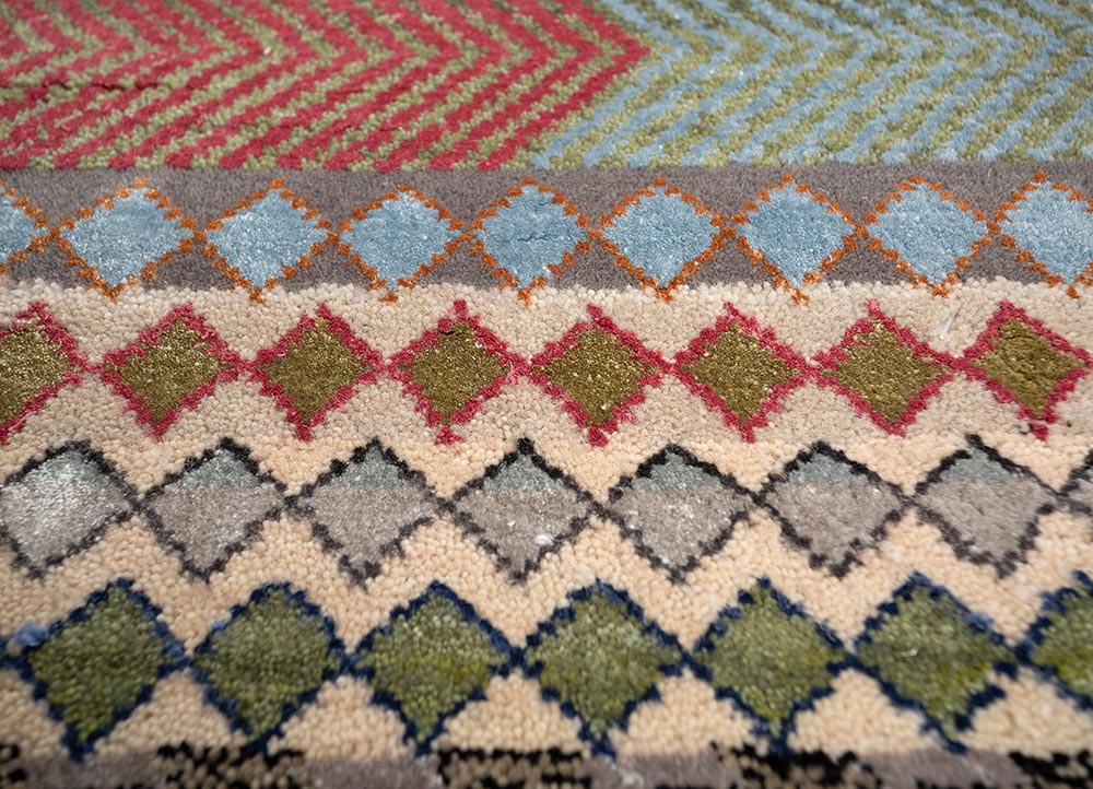manchaha ivory wool and bamboo silk hand knotted Rug - CloseUp