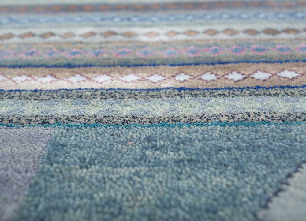 manchaha blue wool and bamboo silk hand knotted Rug - CloseUp