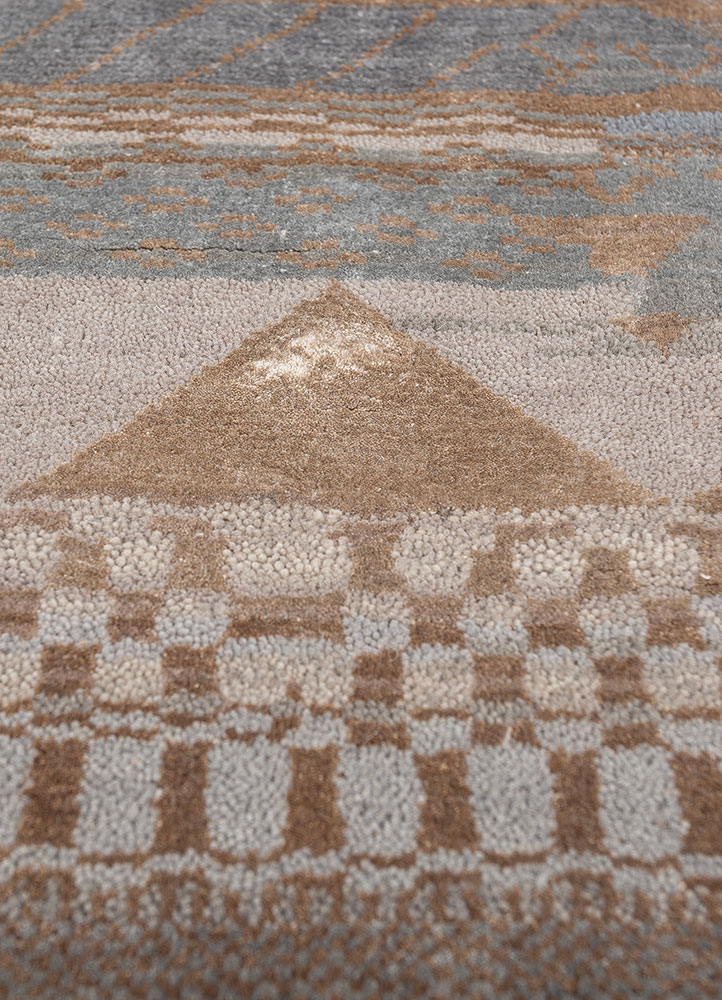 manchaha grey and black wool and bamboo silk hand knotted Rug - CloseUp