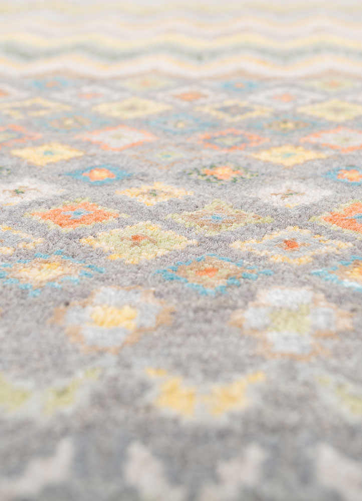 manchaha grey and black wool and bamboo silk hand knotted Rug - CloseUp