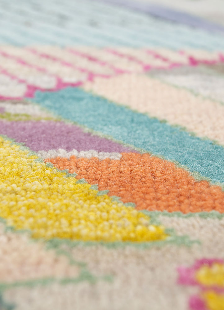 manchaha ivory wool and bamboo silk hand knotted Rug - CloseUp