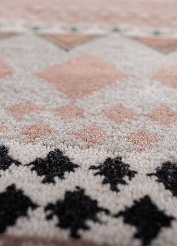 manchaha ivory wool and bamboo silk hand knotted Rug - CloseUp