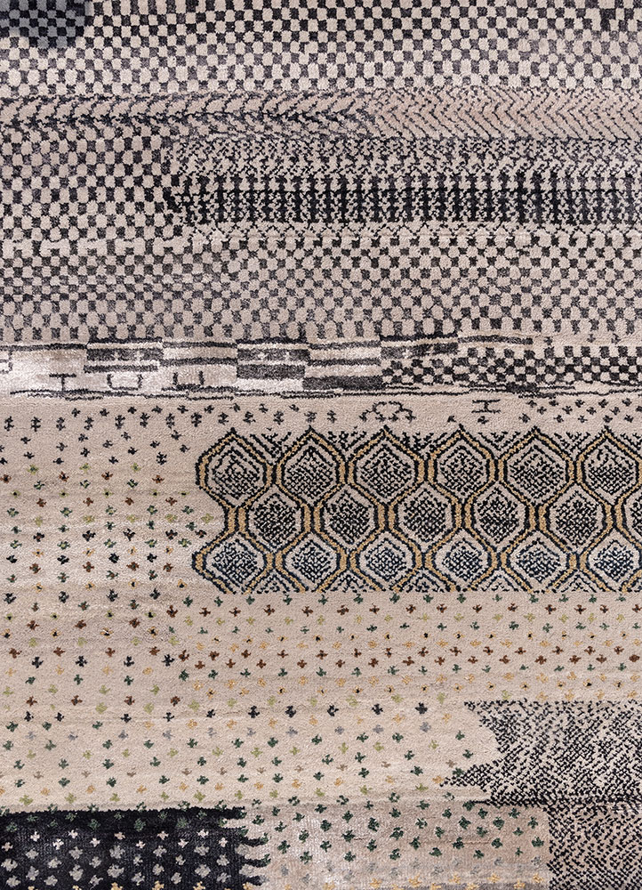 manchaha grey and black wool and bamboo silk hand knotted Rug - CloseUp