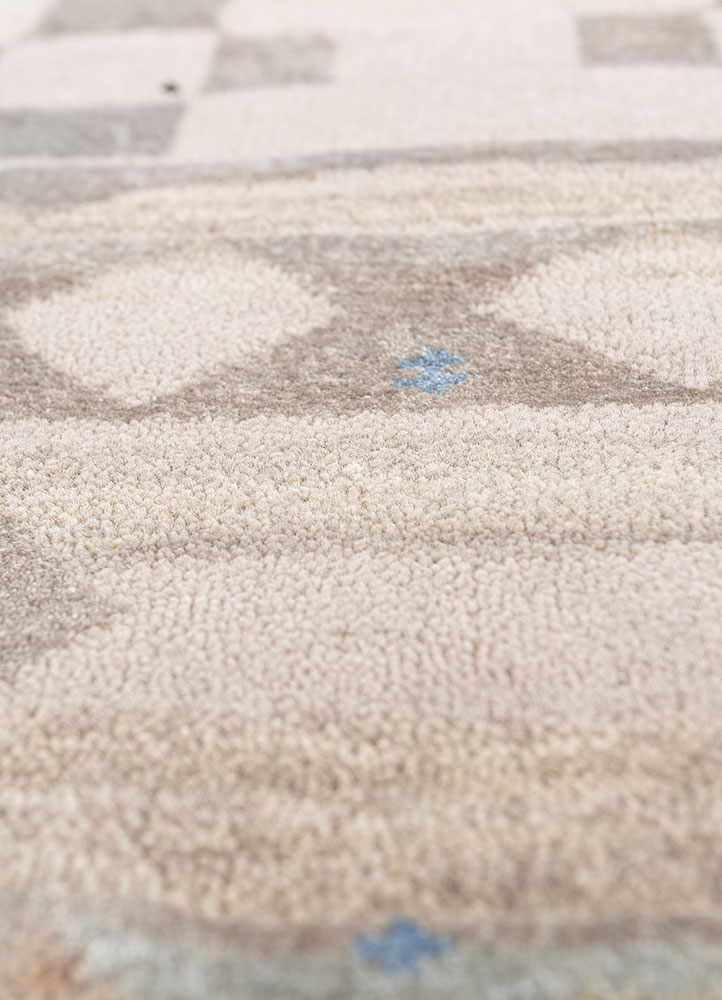 manchaha ivory wool and bamboo silk hand knotted Rug - CloseUp