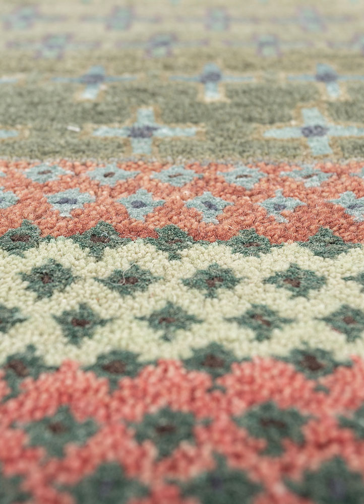 manchaha green wool and bamboo silk hand knotted Rug - CloseUp